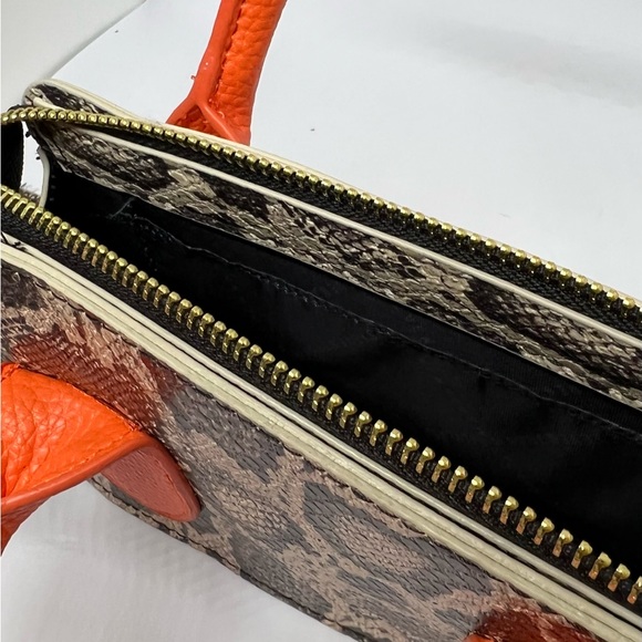 Mini bags Steve Madden. Color imitation python, orange et Gold, intérieur noir. - Picture 8 of 8